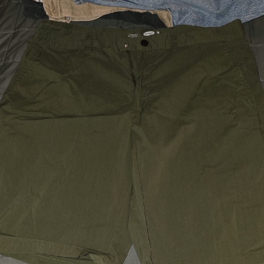Old Navy Dark Green Men's Flat Front Shorts